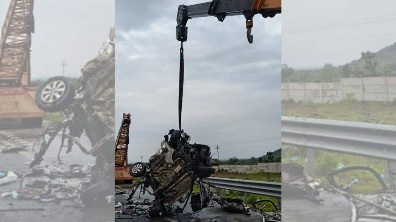 Road Accident : পিছন থেকে গাড়িতে ধাক্কা ট্রাকের, একাধিক মৃত্যু ; জখম ১
