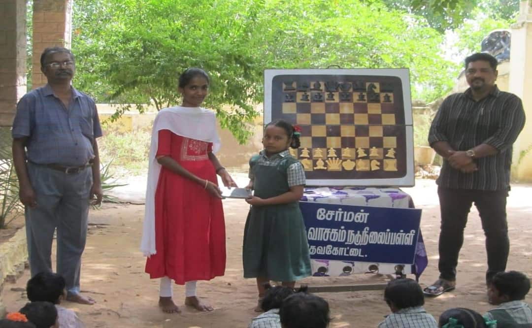 தேவகோட்டை பள்ளியில் சர்வதேச செஸ் தினம்: இளம் சதுரங்க வீரர்களுக்கு சிறப்பு!