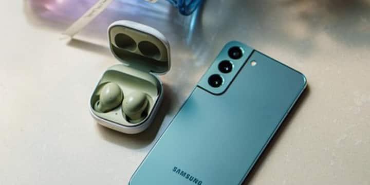 बता दें कि अगर आपने Samsung का नया फ्लैगशिप मॉडल खरीदा है और एक-दो साल के अंदर बेचने का प्लान बना रहे हैं तो आपको अच्छी कीमत मिल सकती है. लेकिन लंबे समय तक इस्तेमाल करने के बाद ज्यादातर मामलों में iPhone की तुलना में Samsung की रीसेल वैल्यू कम रहती है.