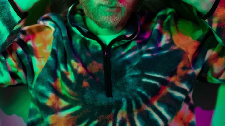 When a person passes in front of the camera wearing these, the AI algorithm considers the pattern of the clothes to be a human face. According to Daniel Prus, co-founder of the urban privacy brand, due to the confusion of many fake faces, the facial recognition system gets completely confused and completely fails to identify the real person.