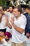 दिल्लीत नरेंद्र मोदींच्या घरासमोर राडा, पोलिसांनी राहुल गांधींना उचललं; प्रियंका गांधींसह माजी मुख्यमंत्रीही ताब्यात