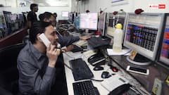 Share Market Today: सेंसेक्स-निफ्टी की सुस्त शुरुआत, HDFC Bank में गिरावट से बाजार पर दबाव, PSU बैंक शेयरों में खरीदारी