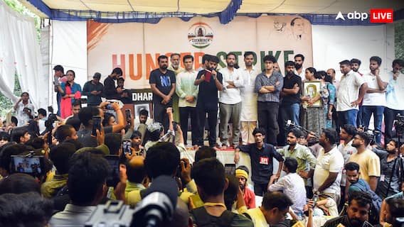 कॉकरोच जनता पार्टी ने समर्थकों से मांगी मदद, धरना जारी रखने के लिए जारी की जरूरी सामानों की लिस्ट कॉकरोच जनता पार्टी ने समर्थकों से मांगी मदद, धरना जारी रखने के लिए जारी की जरूरी सामानों की लिस्ट