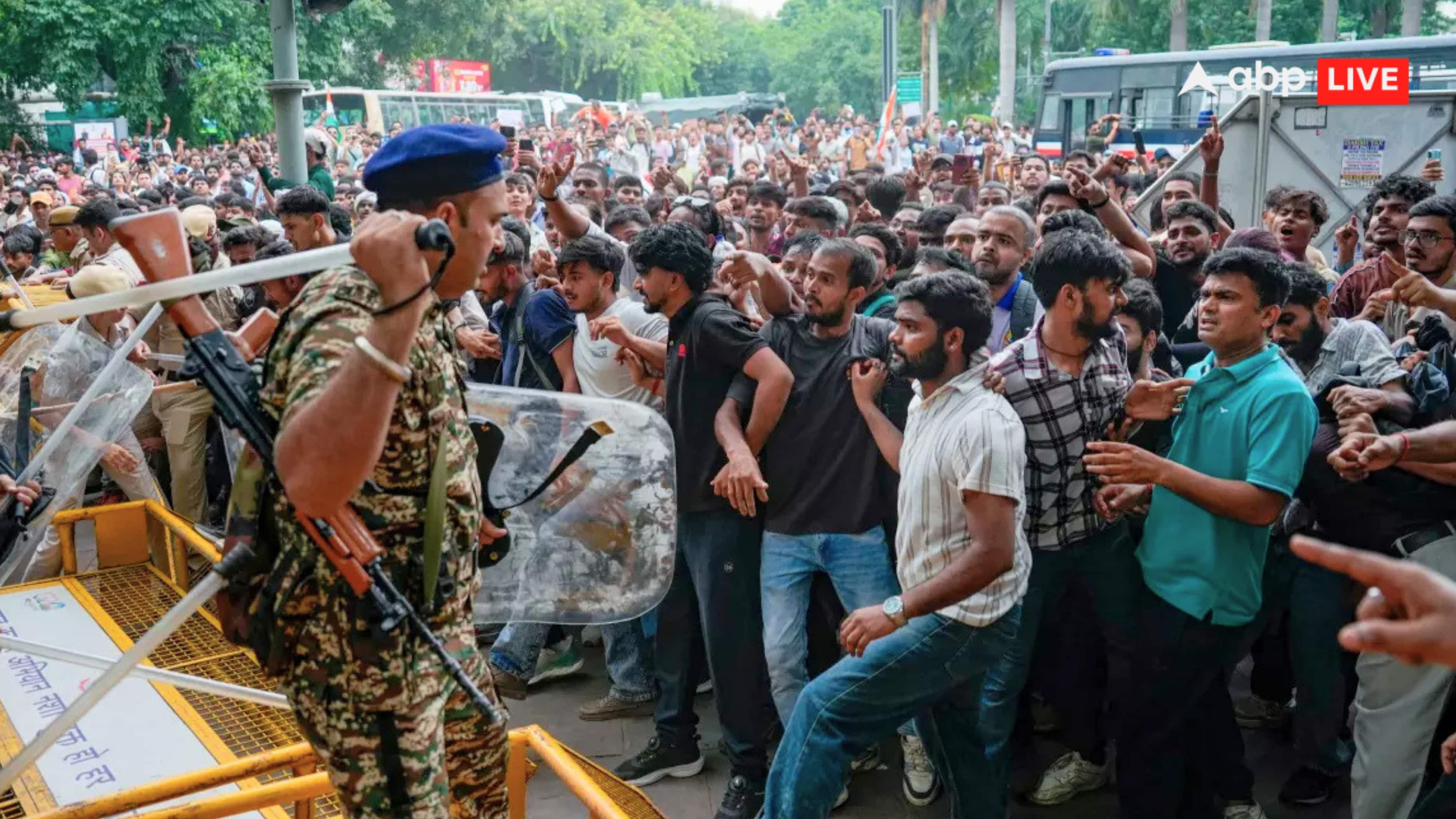 Two rounds of lathicharge were done on the protesters