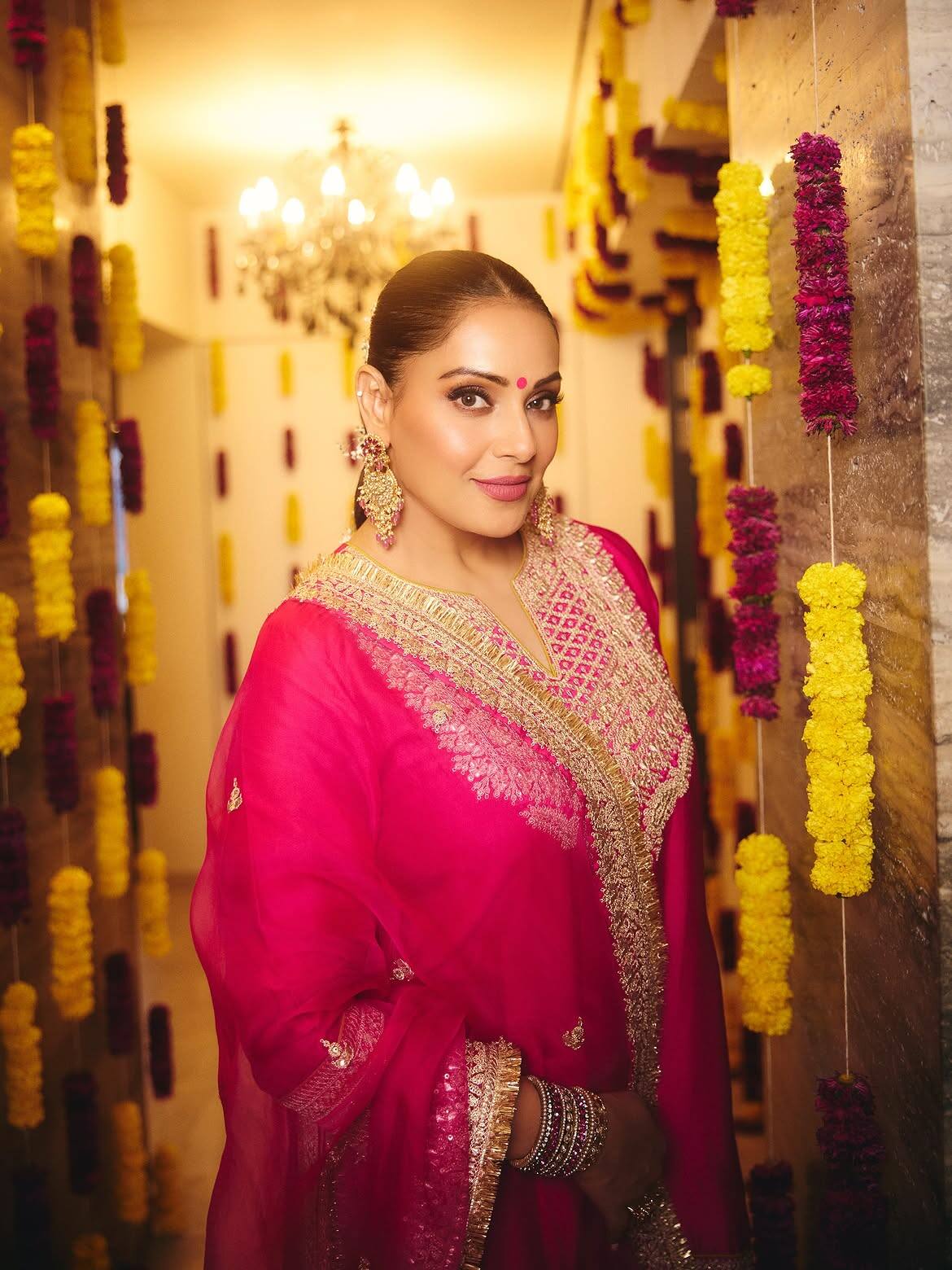 Actress Bipasha Basu had also once revealed that she had to face taunts about her dark complexion right from the beginning of her career. She had told that during modelling, she was made fun of for her dark complexion.
