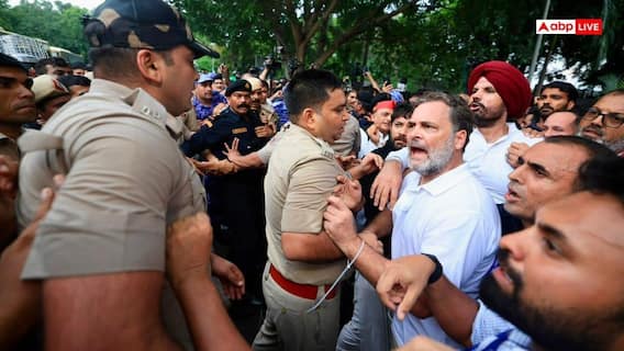 CJP Protest LIVE: प्रदर्शन के बाद राहुल-प्रियंका को हिरासत में लेने पर कांग्रेस पूछ रही सवाल, मंदिर मार्ग थाने पहुंचीं सोनिया गांधी