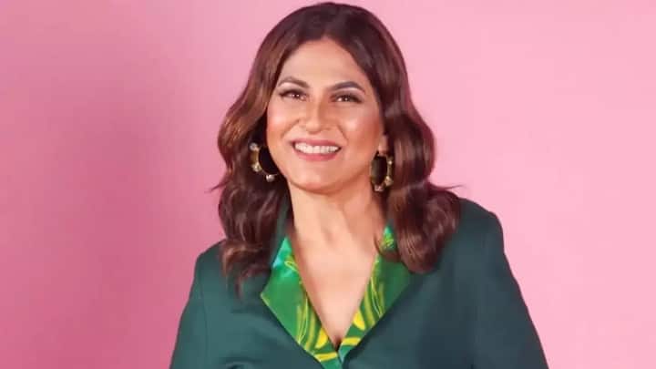 अर्चनाला जेव्हा 'आदर्श बाल विद्यालय' या वेब सिरीजमध्ये काम करण्याची संधी मिळाली, तेव्हा तिचा आनंद गगनात मावेनासा झाला.   या सिरीजमधून तिचा हटके अंदाज पाहायला मिळत आहे.
