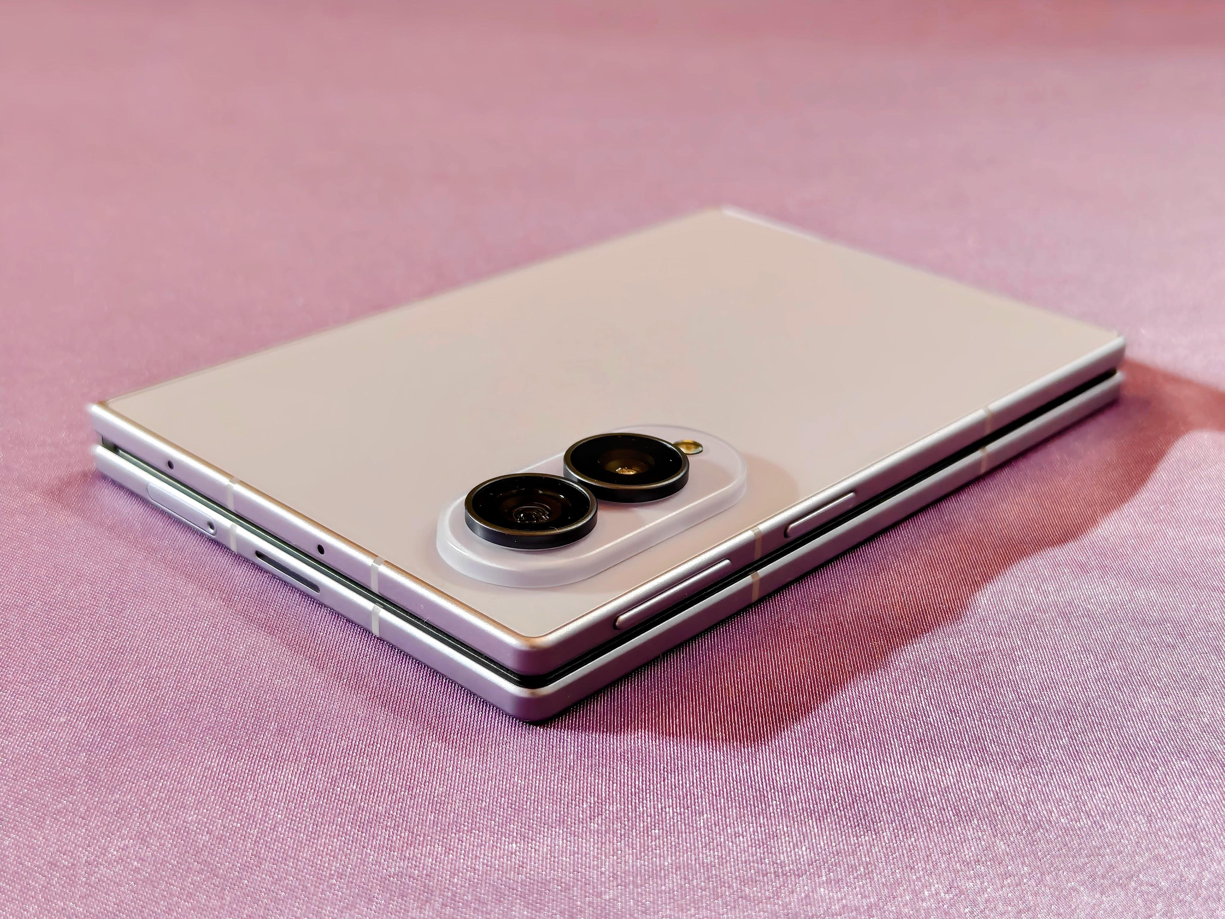 Samsung Galaxy Z Fold 8 First Impressions: Sorry Apple, Samsung Got There First