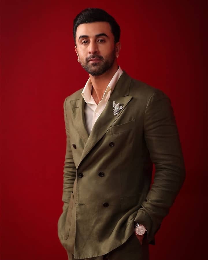 आगे की पढ़ाई के लिए वे न्यूयॉर्क चले गए, जहां उन्होंने स्कूल ऑफ विजुअल आर्ट्स से फिल्म मेकिंग का कोर्स किया.