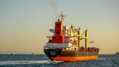 12वीं के बाद Merchant Navy में शानदार करियर, लाखों की सैलरी और विदेश घूमने का मौका- जानें कैसे बने अधिकारी