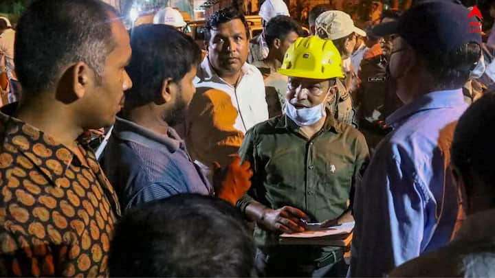 সোমবার সন্ধেয় নামচিতে NHPC প্রকল্পের নির্মীয়মাণ টানেলে ধস নামে।সিকিমের নামচিতে ভয়াবহ টানেল বিপর্যয়! একদিকে অতিবৃষ্টির জেরে ধস, অন্যদিকে, বিষাক্ত মিথেন গ্যাস লিকের আশঙ্কা। এই দুইয়ে মিলে ক্রমশ বাড়ছে মৃতের সংখ্যা।