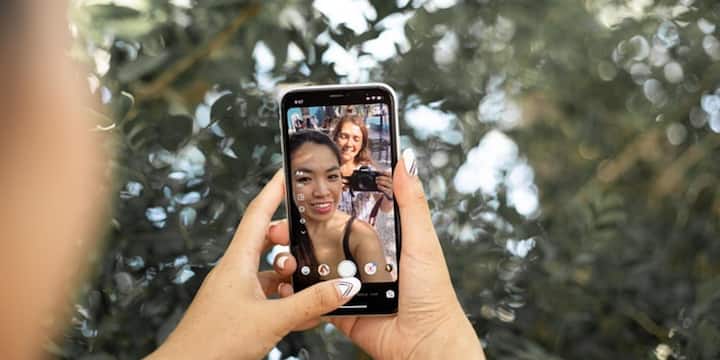 बता दें कि Instagram इस फीचर को सभी यूजर्स तक धीरे-धीरे पहुंचा रहा है. ऐसे में हो सकता है कि किसी यूजर को ये अपडेट पहले मिल जाए और किसी को देरी से मिले. इसीलिए सबसे पहले अपडेट पाने के लिए ऐप को तुरंत अपडेट करें.