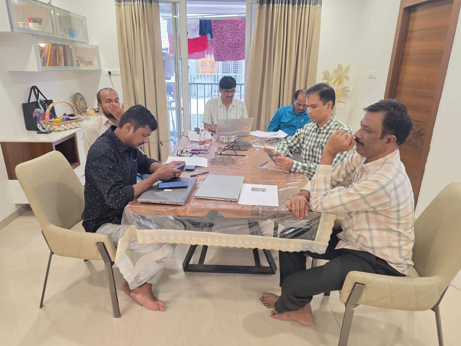 Telangana ACB Raids: తెలంగాణ రెడ్కో డీఈ నివాసం, బంధువుల ఇళ్లల్లో ఏసీబీ తనిఖీలు.. భారీగా ఆస్తులు గుర్తింపు!