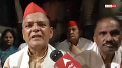 अखिलेश यादव को हिरासत में लिए जाने पर आजमगढ़ में सपा का प्रदर्शन, कलेक्ट्रेट के सामने दिया धरना