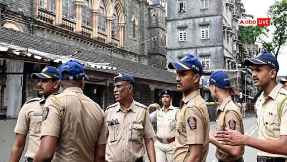 CJP प्रदर्शनों पर पुलिस की सख्त नजर, 14 दिनों से कर ही डिजिटल निगरानी, अपनाई 3-स्तरीय सुरक्षा रणनीति CJP प्रदर्शनों पर पुलिस की सख्त नजर, 14 दिनों से कर ही डिजिटल निगरानी, अपनाई 3-स्तरीय सुरक्षा रणनीति