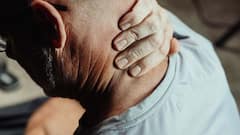 Joint Pain in Monsoon: मानसून में क्यों बढ़ जाता है जोड़ों का दर्द, जानें डॉक्टर की राय
