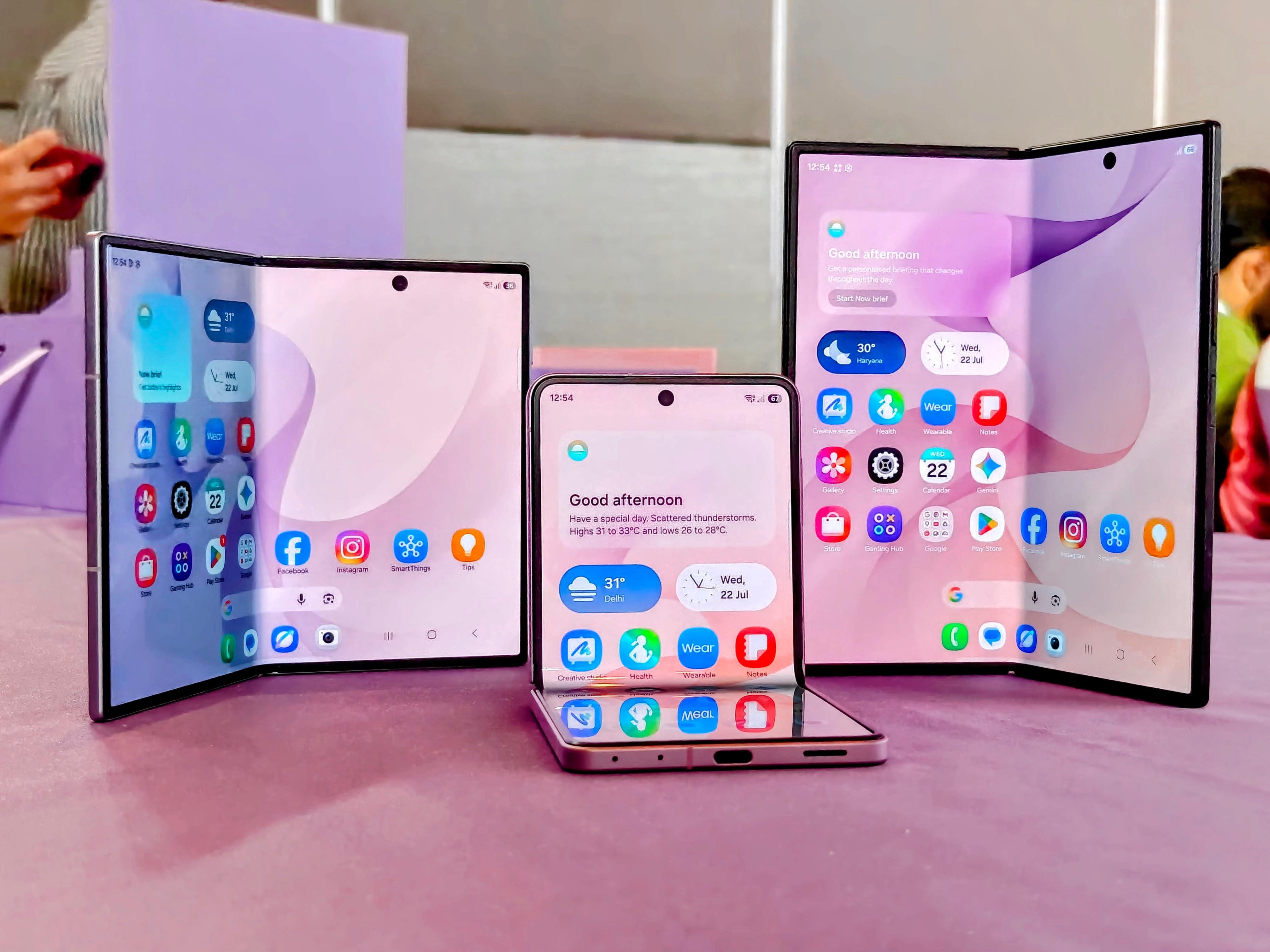 Samsung Galaxy Z Fold 8 Ultra First Impressions: Titanium Flexes, The Crease Doesn't