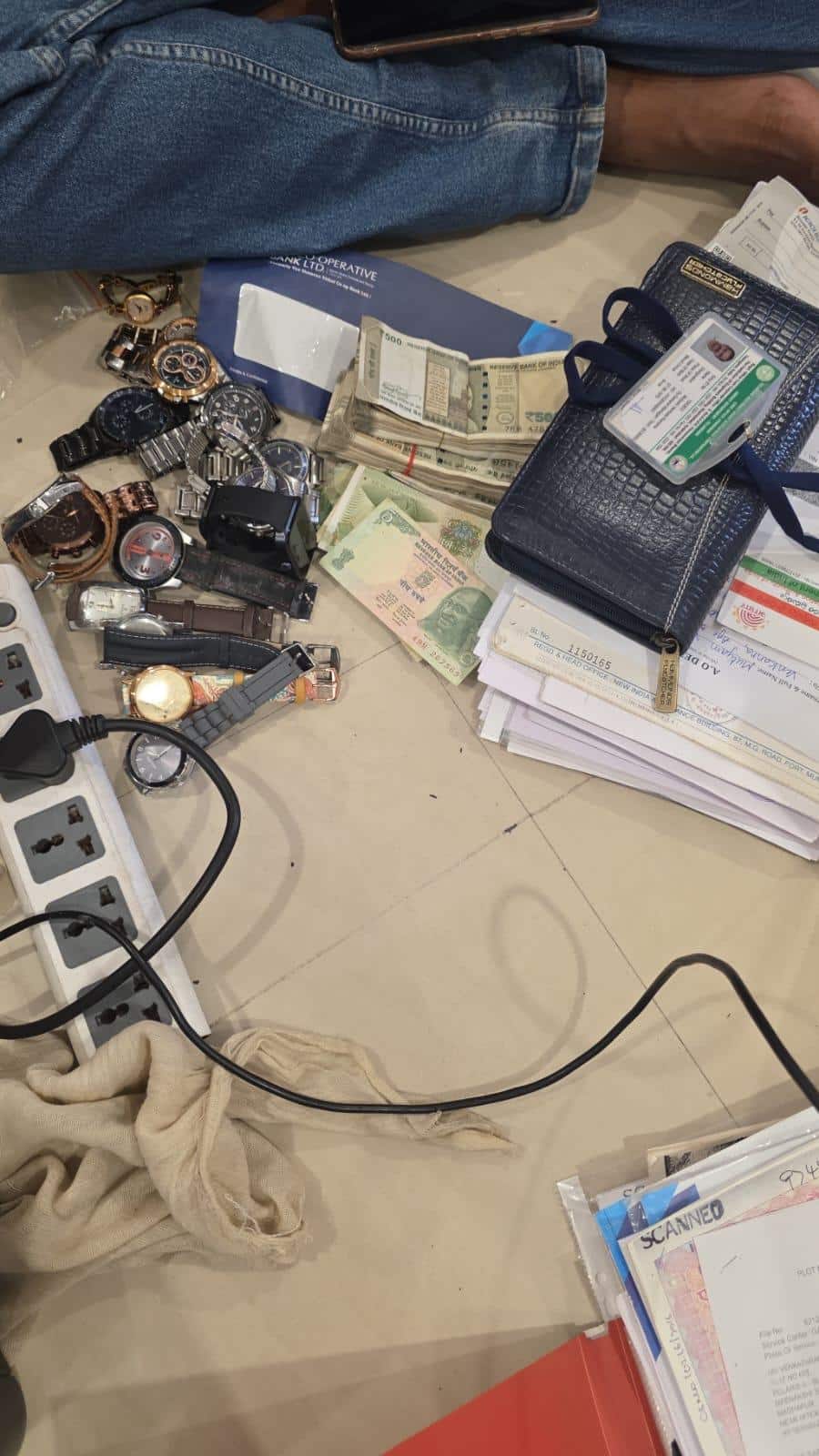 Telangana ACB Raids: తెలంగాణ రెడ్కో డీఈ నివాసం, బంధువుల ఇళ్లల్లో ఏసీబీ తనిఖీలు.. భారీగా ఆస్తులు గుర్తింపు!