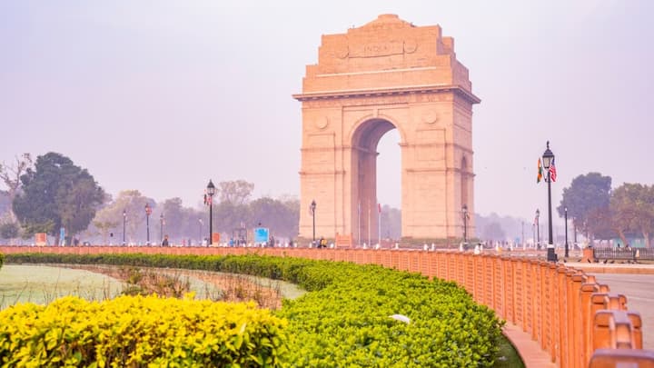 The special thing is that Delhi has also been considered the most affordable student city in the world. Let us tell you that in this ranking released by global higher education analytics firm QS Quacquarelli Symonds, 150 cities of the world were evaluated. To prepare the ranking, 6 major parameters like quality of the university, employment opportunities, cost of education, quality of living, presence of international students and student experience have been made the basis.