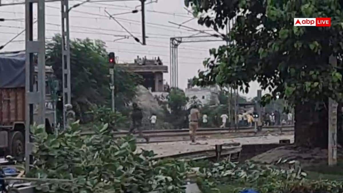 Jehanabad News: जहानाबाद में छात्रों के आंदोलन में पत्थरबाजी, पुलिस ने प्रदर्शनकारियों पर की फायरिंग