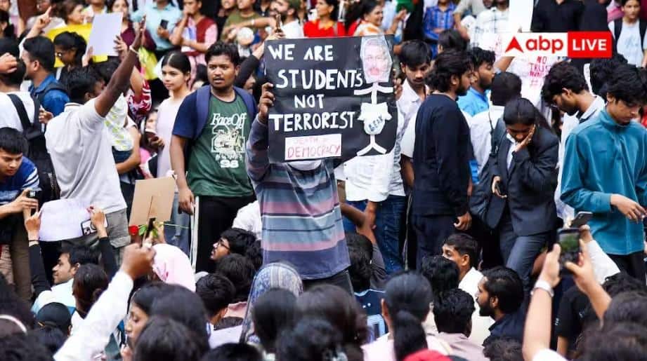 Delhi liquor shops closed : NEET প্রশ্নফাঁস নিয়ে বাড়ছে আন্দোলনের ঝাঁঝ ! নিরাপত্তার স্বার্থে সপ্তাহান্তে এই সময়ের পর রাজধানীতে বন্ধ সব মদের দোকান