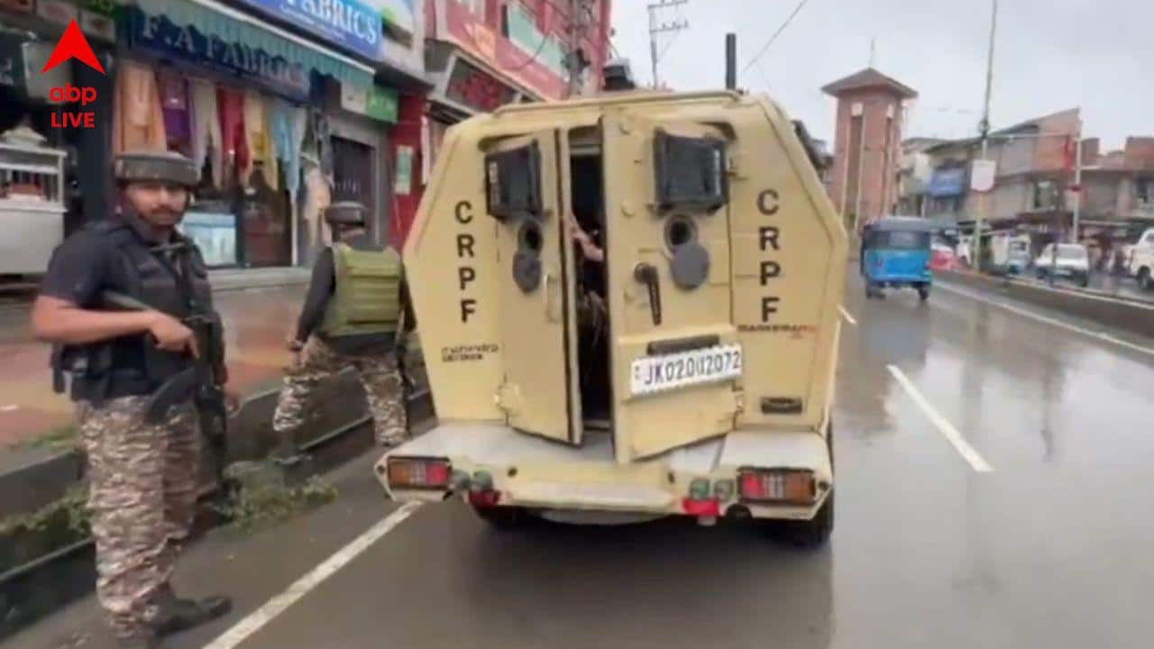 Jammu And Kashmir News: ভিড়ে ঠাসা বাজারের মধ্যেই জঙ্গি হামলা, চোখের নিমেষে গুলিতে ঝাঁঝরা জম্মু-কাশ্মীরের পুলিশকর্মী