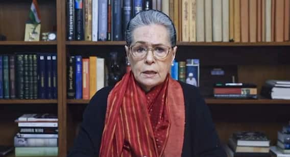 'छात्रों पर डंडा नहीं, जवाब चाहिए', सोनिया गांधी का मोदी सरकार पर बड़ा हमला, कहा- 'संकट में सिस्टम' 'छात्रों पर डंडा नहीं, जवाब चाहिए', सोनिया गांधी का मोदी सरकार पर बड़ा हमला, कहा- 'संकट में सिस्टम'