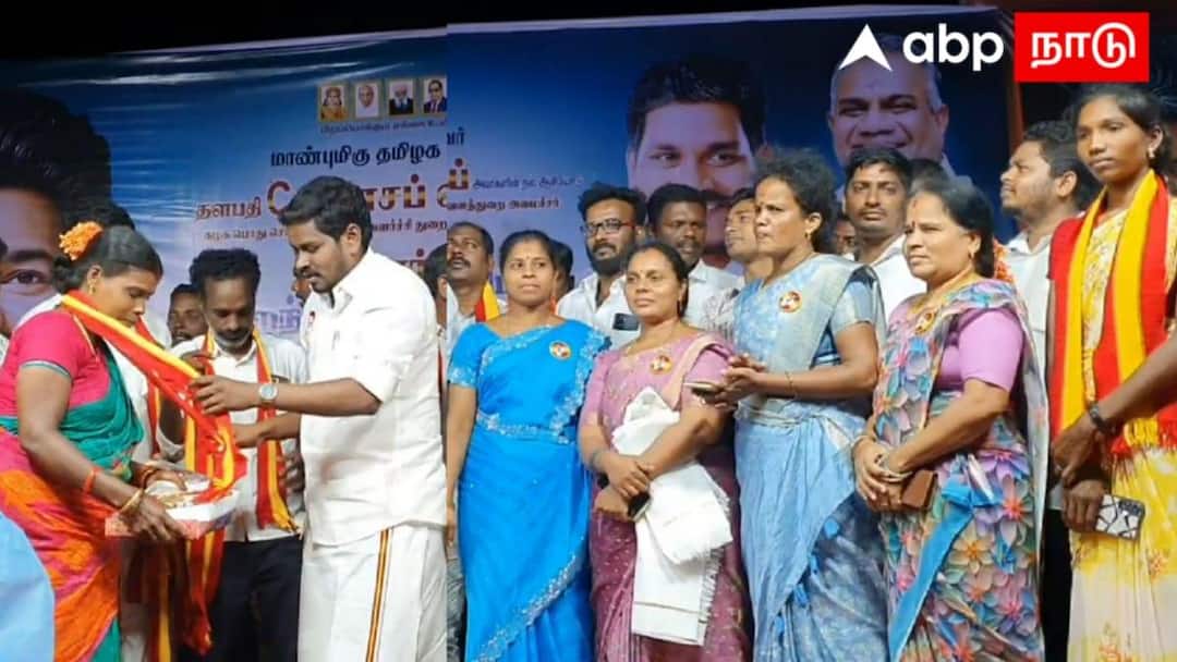 திமுக, அதிமுகவுக்குப் பின்னடைவா? சீர்காழியில் கொத்துக் கொத்தாகத் தவெகவில் இணையும் மாற்றுக்கட்சியினர்.