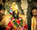 Ashadhi Ekadashi 2026 : आषाढी वारीसाठी पंढरपुरात वारकऱ्यांचा महासागर; मुख्यमंत्र्याच्या हस्ते सपत्नीक पांडुरंगाची महापूजा, पाहा PHOTOS