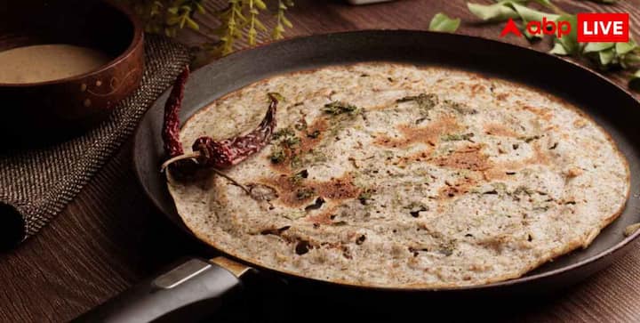 Moong dal cheela is rich in protein and is considered a healthy option for children's tiffin. It can be made more healthy by adding grated carrot or gourd to it. It can be kept in tiffin with green chutney or tomato sauce, so that children eat it with more taste.