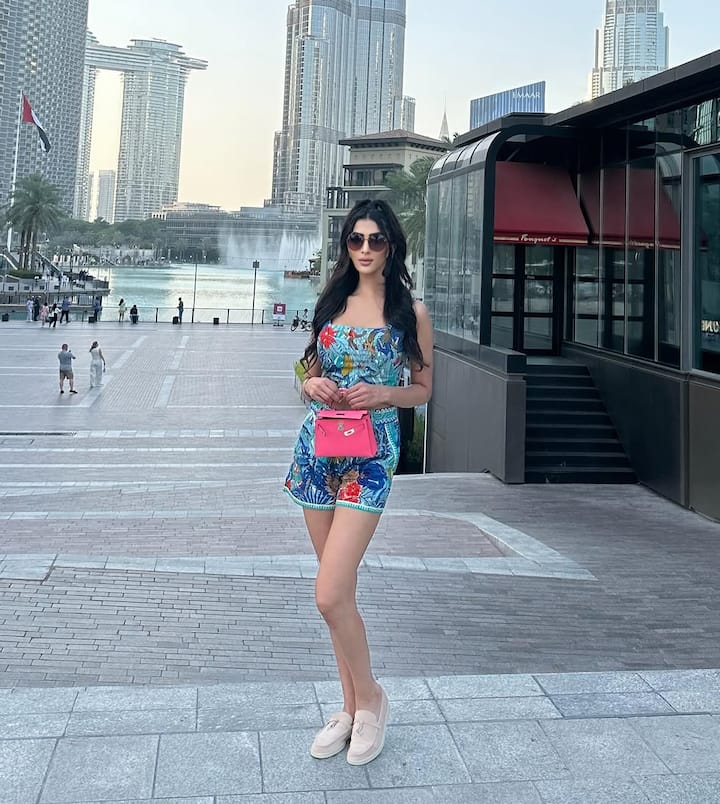 লন্ডনে বর্তমানে ব্যবসা করেন তিনি। পাশাপাশি নেট মাধ্য়মেও বেশ পরিচিত এই পামেলা।