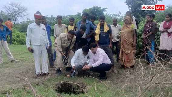 रायबरेली में बारिश के बाद धंसी जमीन तो खुला राज! दिखीं रहस्यमयी सुरंग और ऐतिहासिक दीवारें रायबरेली में बारिश के बाद धंसी जमीन तो खुला राज! दिखीं रहस्यमयी सुरंग और ऐतिहासिक दीवारें