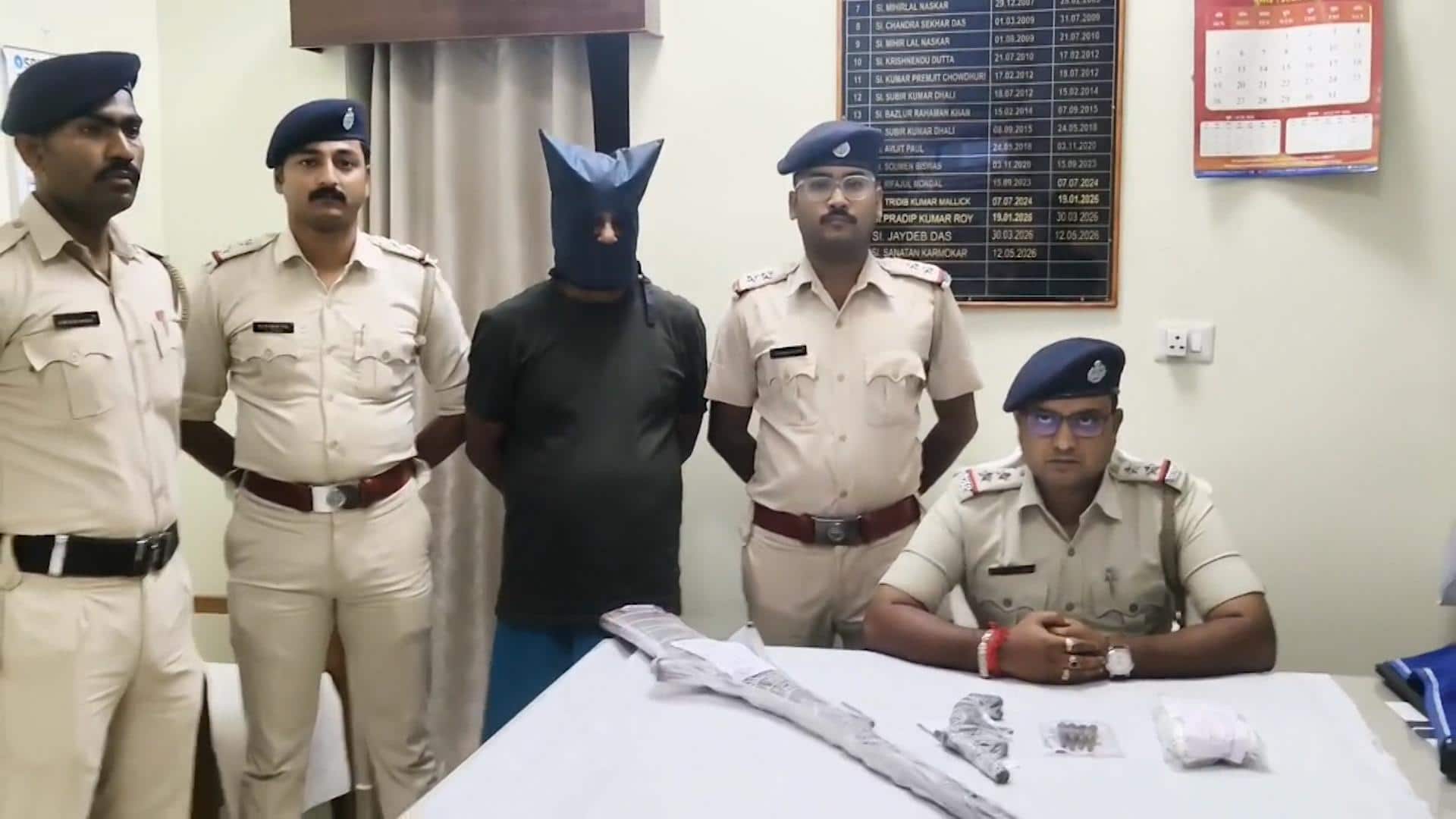 Arms Recovered: ফের পুকুর থেকে উদ্ধার অস্ত্র, বিপাকে তৃণমূল নেতা, আগেই গ্রেফতার হয়েছিলেন তিনি, জুড়ল নয়া মামলা