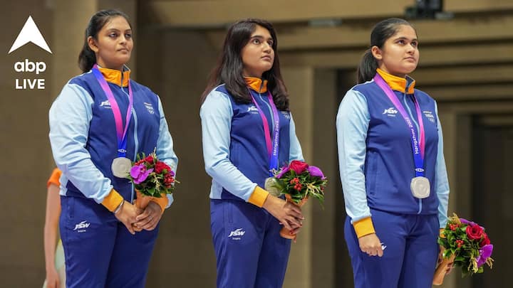 অলিম্পিক্সে সোনার পদক জেতা মনু ভাকেরকে (Manu Bhaker) পেরিয়ে ISSF শ্যুটিং বিশ্বকাপে মহিলাদের ২৫ মিটার পিস্তলে সোনা জিতলেন এষা। সোমবার চীনের হাংঝাউয়ে ভারতীয় শ্যুটিংকে গর্বের মাইলফলকে পৌঁছে দিলেন তিনি।