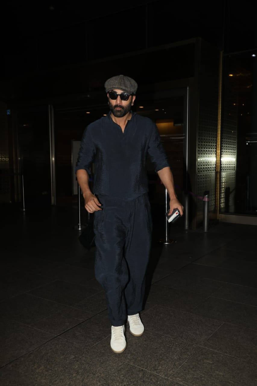 These days Ranbir Kapoor is in discussion about his film Ramayana. He will be seen playing the role of Lord Ram in the film.