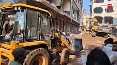 वाराणसी के दालमंडी 170 से ज्यादा मकान ध्वस्त, बुलडोजर एक्शन के बीच प्रभावितों को मिला मुआवजा