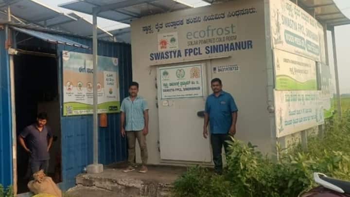 इस सरकारी योजना का लाभ व्यक्तिगत किसान के साथ-साथ किसानों के समूह, स्वयं सहायता समूह और FPO यानी किसान उत्पादक संगठन भी उठा सकते हैं. अगर किसान समूह बनाकर आवेदन करते हैं तो सरकार उन्हें प्राथमिकता देती है और प्रोजेक्ट पास होना काफी आसान हो जाता है. इससे छोटे और सीमांत किसानों पर व्यक्तिगत रूप से लागत का ज्यादा बोझ भी नहीं पड़ता.