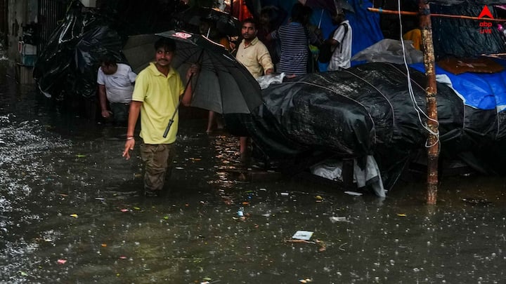 তবে হলুদ সতর্কতা থাকছে দক্ষিণবঙ্গের বাঁকুড়া, পুরুলিয়া, দক্ষিণ ২৪ পরগনা, দুই মেদিনীপুর, ঝাড়গ্রাম, পশ্চিম বর্ধমান ও বীরভূমে।