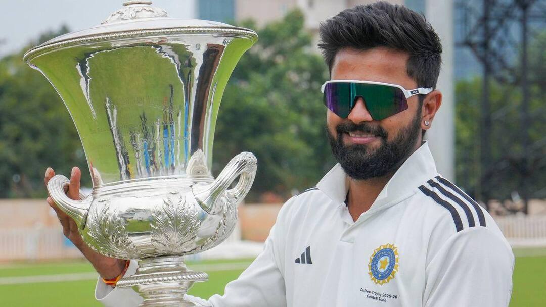 Saransh Jain Earns Maiden Test Call Up Who Is Saransh Jain.?: ఐపీఎల్ అన్ సోల్డ్ ప్లేయ‌ర్ కి టీమ్ ఇండియా టెస్ట్ కాల్-అప్.. వాషింగ్టన్ స్థానంలో సారాంశ్ జైన్ ఎంట్రీ, 11 ఏళ్ల నిరీక్ష‌ణ‌కు తెర‌!