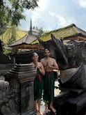 अर्चना पूरन सिंह के बेटे आयुष्मान सेठी ने गर्लफ्रेंड समीक्षा शेट्टी संग बाली में किया शुद्धिकरण, देखें तस्वीरें