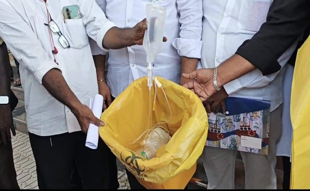 தென் மாவட்ட மருத்துவ கழிவு முறைகேடு: மக்கள் உயிருக்கு ஆபத்து - மருத்துவர்கள் நூதன மனு !