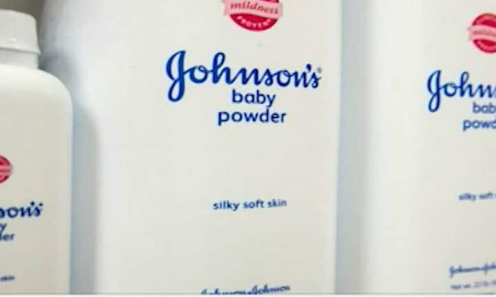 ২০২২ সালে Johnson & Johnson জানায়, তারা আর Talc নির্ভর বেবি পাউডার তৈরি করবে না, বিক্রিও করবে না। পরিবর্তে কর্নস্টার্চ দিয়ে তৈরি বেবি পাউডার বিক্রি করা হবে। প্রথমে আমেরিকা এবং কানাডায় Talc পাউডার বিক্রি বন্ধ করে দেয় তারা। পরবর্তীতে অন্যত্রও একই পদক্ষেপ করে।