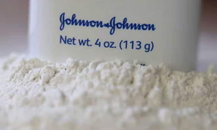 ফের খবরের শিরোনামে জনসন অ্যান্ড জনসন (Johnson & Johnson). তাদের বেবি পাউডার এবং Talc-সামগ্রী ব্যবহারে ক্যান্সার হয় বলে ভূরি ভূরি অভিযোগ। মোটা টাকার বিনিময়ে সেই সময় মামলার নিষ্পত্তি করতে উদ্যোগী হল Johnson & Johnson.