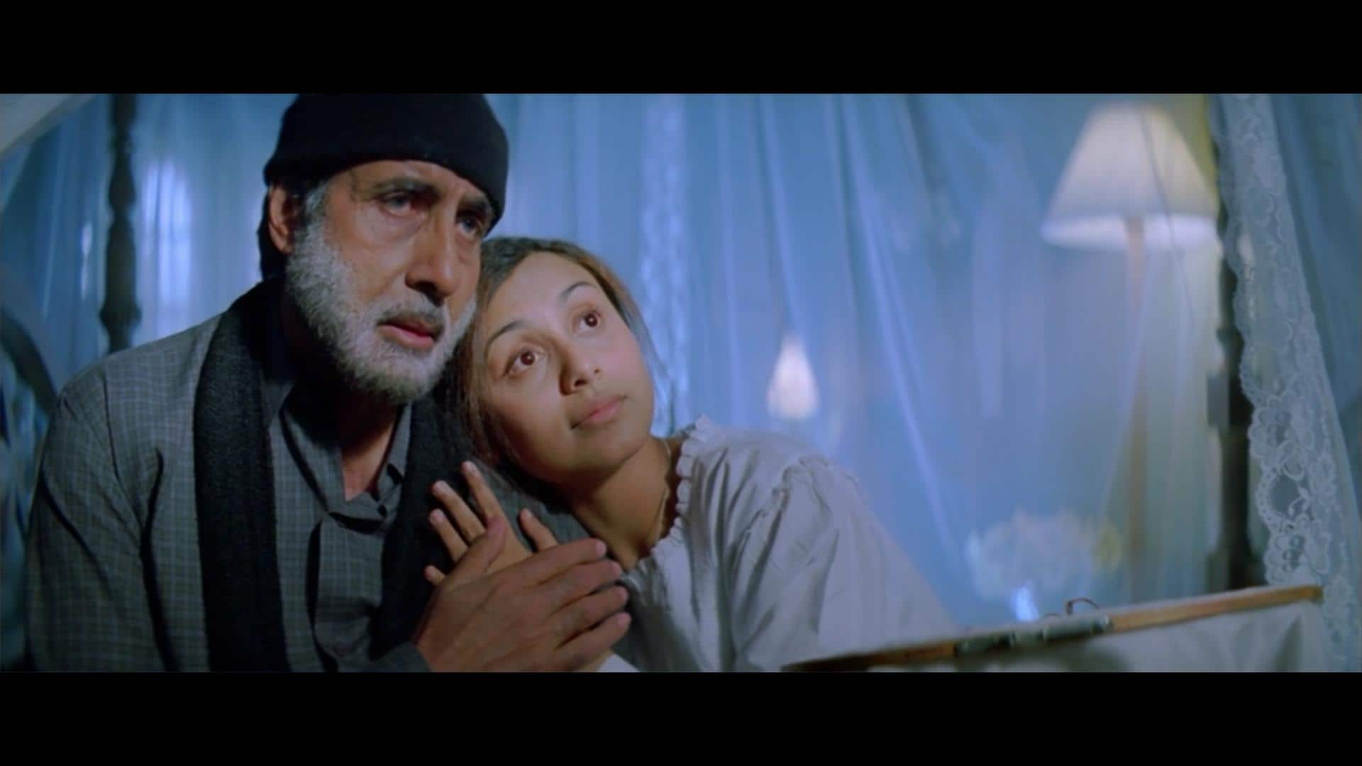 Amitabh Bachchan played the role of a guru in 2005's 'Black', who improved the life of a blind, deaf and dumb girl. He gave her hope along with courage, due to which she became an example.