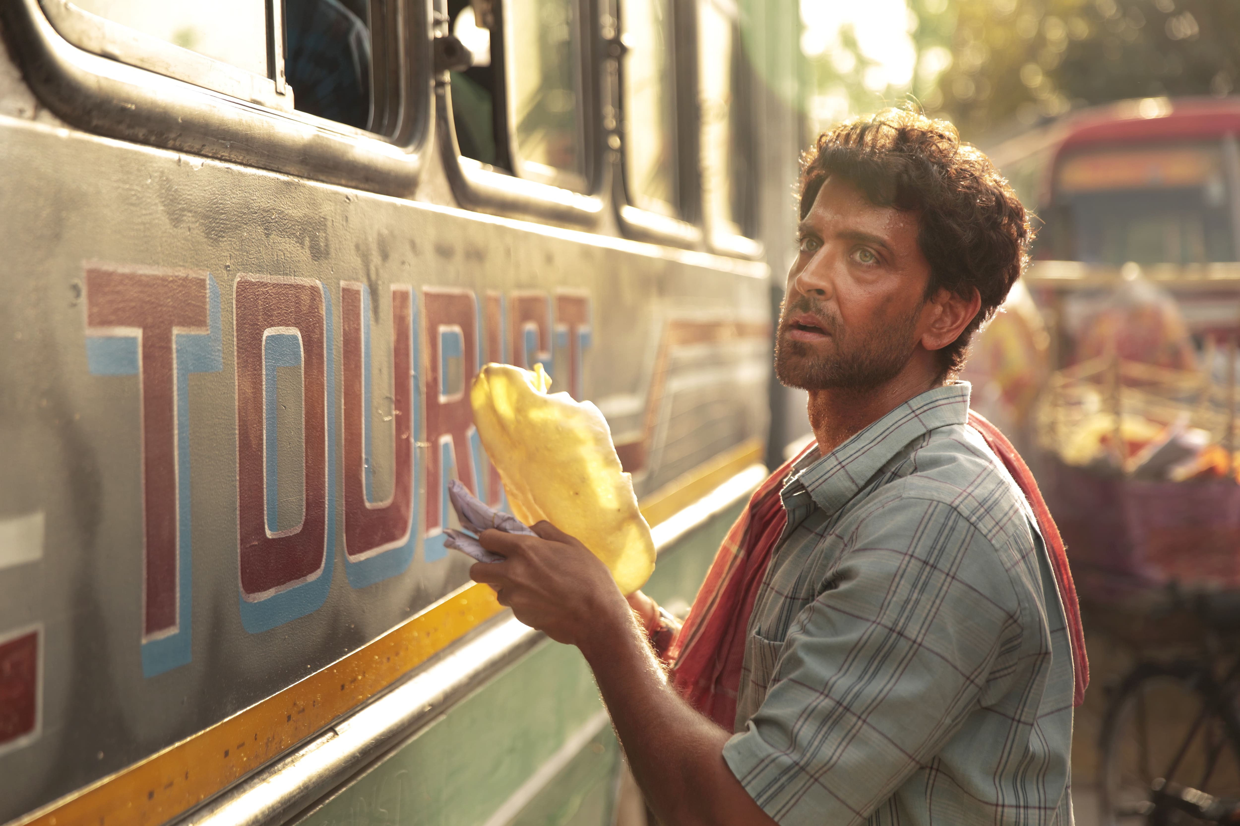 In 'Super 30' released in 2019, Hrithik Roshan brought the life of mathematician Anand Kumar on screen. In the film, despite being in poverty, he teaches 30 such poor children who have a desire to study. It also gives them a new life by making them prepare for IIT.