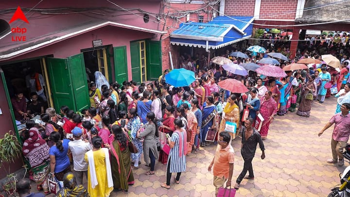 অগাস্টে অনেক যোগ্য আবেদনকারীরা টাকা পাবেন। নথি যাচাইয়ের পর যাঁরা যোগ্যতার সব শর্ত পূরণ করবেন তাঁরা সকলেই এই টাকা পাবেন। (ফাইল ছবি)