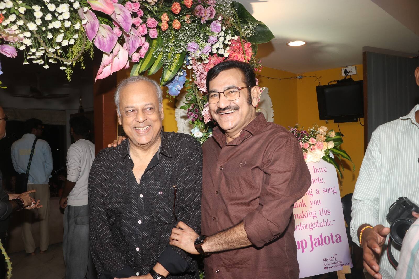 Sometimes ghazals, sometimes old retro songs, all these made Anoop Jalota's birthday wonderful.