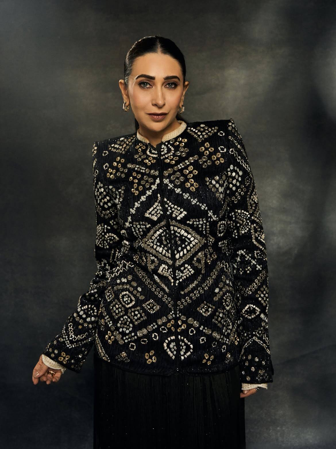 He said that Karisma Kapoor's mother Babita Kapoor was not at all happy with the relationship between Abhishek Bachchan and Karisma. Naseem said, 'Babita was strictly against this relationship. He did not approve of the love between Karishma and Abhishek. According to me, it was he who broke their relationship.