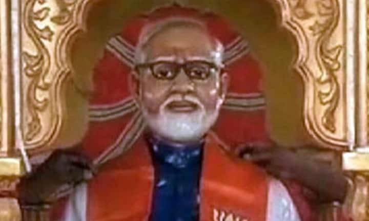 মোদির মন্দির তৈরির প্রস্তাবটি পর্ষদের অনুমোদন পেলেও, রাজ্য সরকারের ভূমিকাও গুরুত্বপূর্ণ এতে। রাজ্য জমি দিলে, প্রশাসনিক অনুমোদন মিললে তবেই মন্দির তৈরির কাজ শুরু করা যাবে। বিহারে এই মুহূর্তে বিজেপি-রই সরকার, নীতীশ কুমারের সংযুক্ত জনতা দলের সঙ্গে জোট সরকার তাদের। এর আগে, ২০১৫ সালে গুজরাতের রাজকোটের কোঠারিয়া গ্রামেও মোদির মন্দির তৈরি হয়। সেই নিয়ে বিতর্ক শুরু হলে মন্দির থেকে মোদির মূর্তি সরানো হয়, মন্দিরটি পরে বদলে দেওয়া হয় ‘ভারত মাতা মন্দির’ হিসেবে।