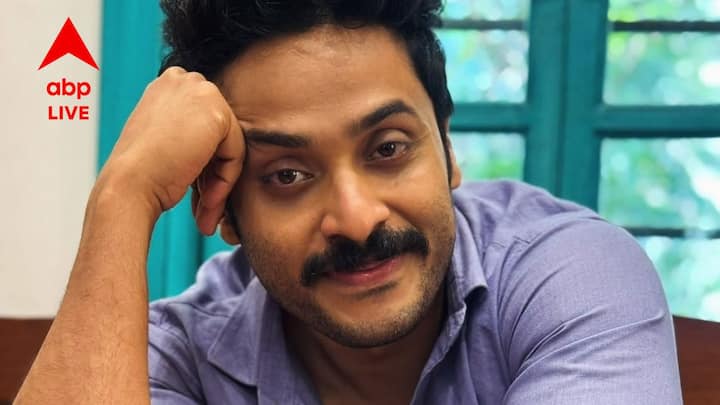 সোহম আরও জানিয়েছেন, খুব অল্প বয়সে প্রয়াত হয়েছেন, তাঁদের বাড়ির পরিচারিকা। তিনি সোহমদের পরিবারেই অংশ ছিলেন, পরিবারের একটা গুরুত্বপূর্ণ অংশ হয়ে উঠেছিলেন তিনি। খুব অল্প বয়সেই তিনি প্রয়াত হয়েছেন।
